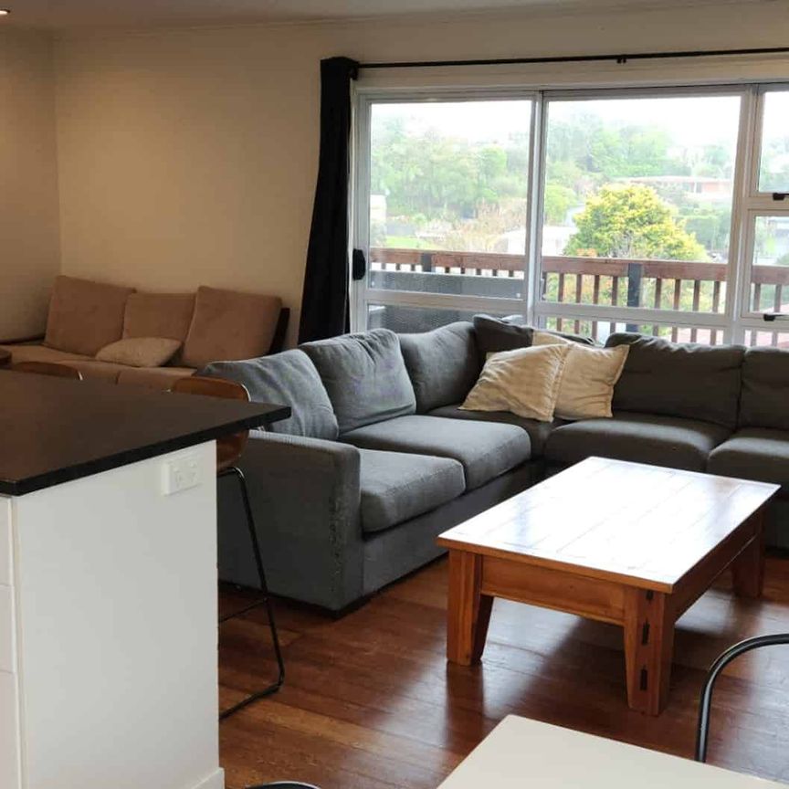 Westown, 3 bedrooms - Photo 1