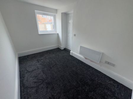 Withnell Road F2, Blackpool - Photo 2