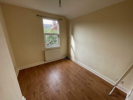 4 bedroom terraced house to rent - Photo 2