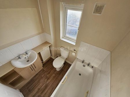 3 bedroom semi-detached house to rent - Photo 2