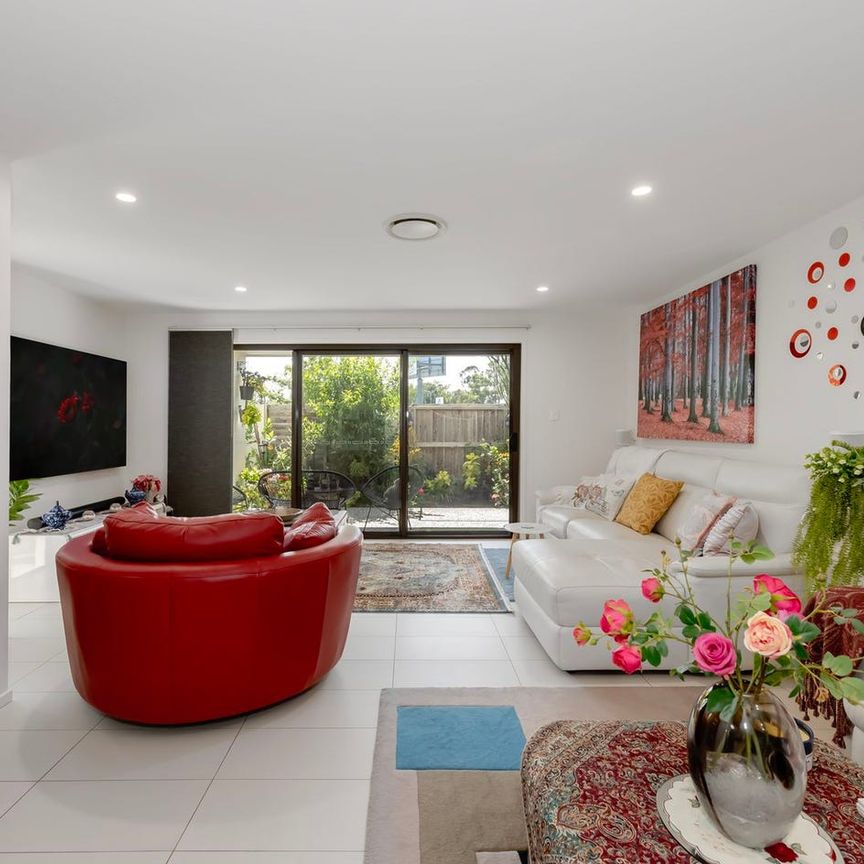 Versatile 3 Bedroom Home with Spacious Living, Modern Features & Prime Location - Photo 1