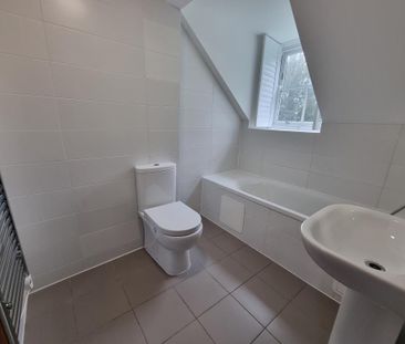 2 bedroom terraced house to rent - Photo 4