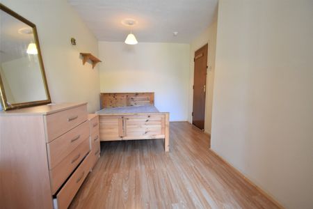 6 bedroom semi-detached house to rent - Photo 4