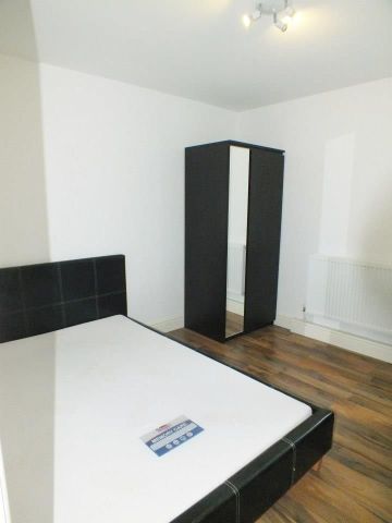 Flat 8, Bawas Place, NG7 3NW, NOTTINGHAM - Photo 2