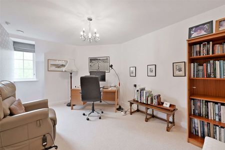 An exceptional two bedroom over 70s retirement apartment - Photo 3