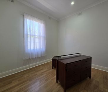 SPACIOUS TWO BEDROOM MAIS0INETTE - Photo 4