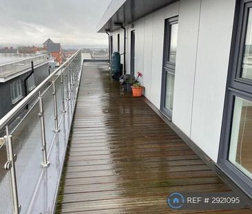 2 bedroom penthouse to rent - Photo 6