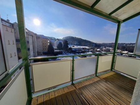 Helle 2-Raumwohnung mit großem Balkon und Weitblick in ruhiger Lage - Photo 3