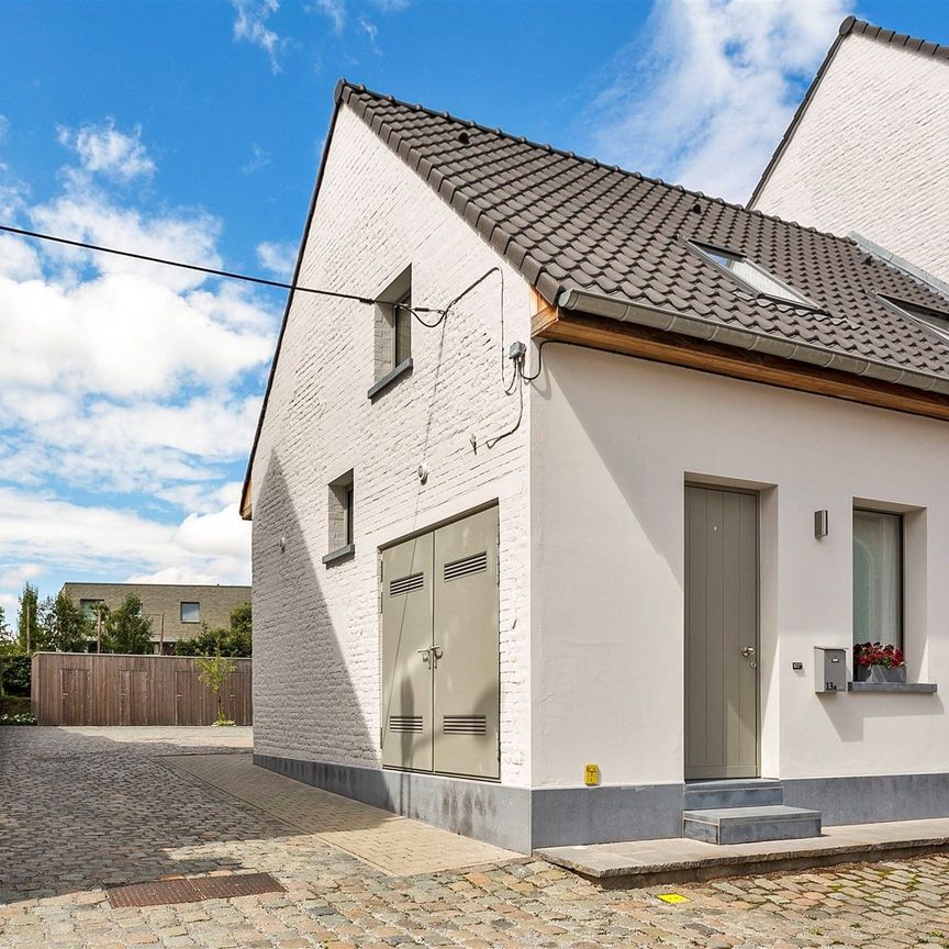 VOLZET: Gerenoveerde twee slaapkamer woning in de dorpskern van Ossel - Photo 1