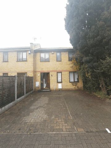 Room in a Shared House, Hayfield Yard, E1 - Photo 2