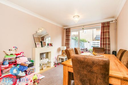 3 bed Semi-Detached House for Rent - Photo 4