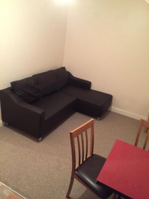 2 Bed Flat, Lyncroft Road, B11 - Photo 1