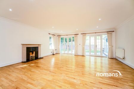 4 bedroom detached house to rent - Photo 2
