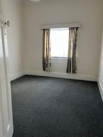 Low maintenance home - Photo 4