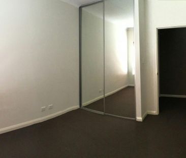 STYLISH APARTMENT WITH LOFT IN PRIME LOCATION - Photo 3