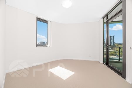 Nearly New Modern Spacious Apartments For lease NOW !!! - Photo 2