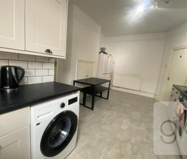 1 bedroom in a house share to rent - Photo 6