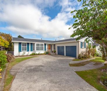 27 Cranwell Street, Churton Park - Photo 2
