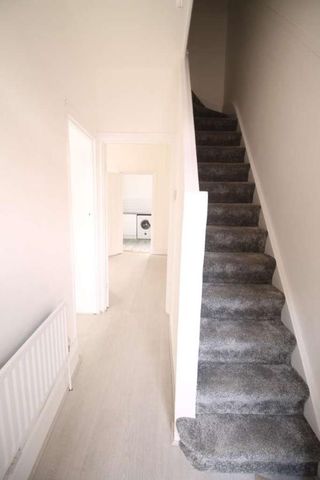 Landseer Avenue, Manor Park, London, E12 - Photo 3