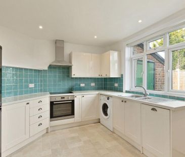 2 bedroom terraced house to rent - Photo 4