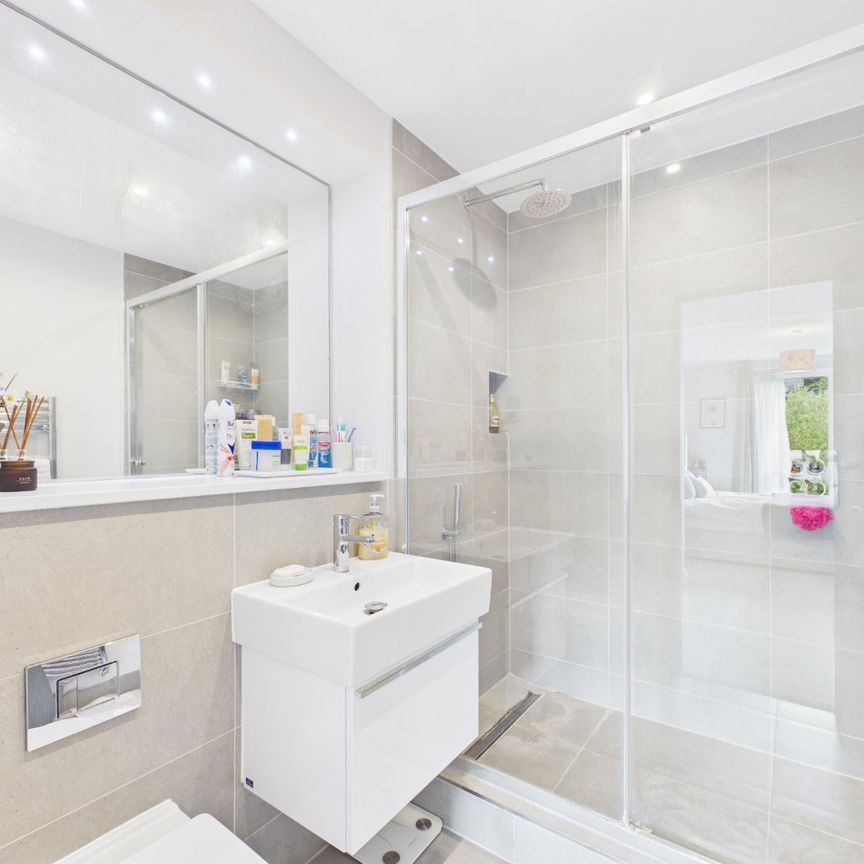 2 bedroom Flat in St. Ives Road, Maidenhead - Photo 1