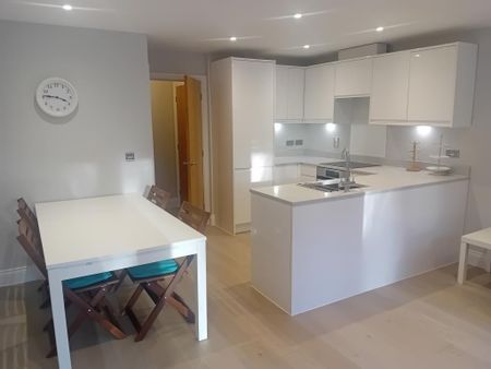 3 bedroom end of terrace house to rent - Photo 4