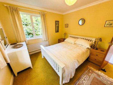 4 bedroom detached house to rent - Photo 4