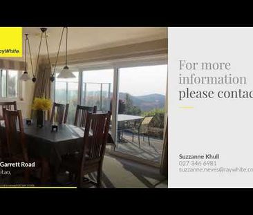 Views, Space and Comfort! - Photo 2