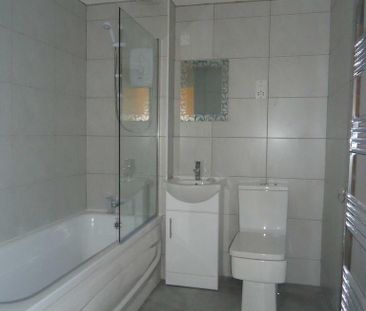 3 bedroom apartment to rent - Photo 4