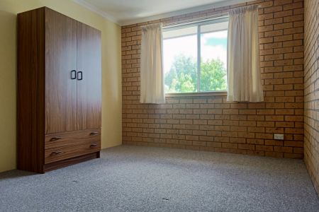 Two bedroom Elevated Unit Close To Town Centre - Photo 3