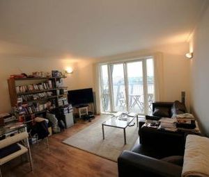 2 Bedrooms Flat to rent in Hutchings Street, London E14 | £ 414 - Photo 1