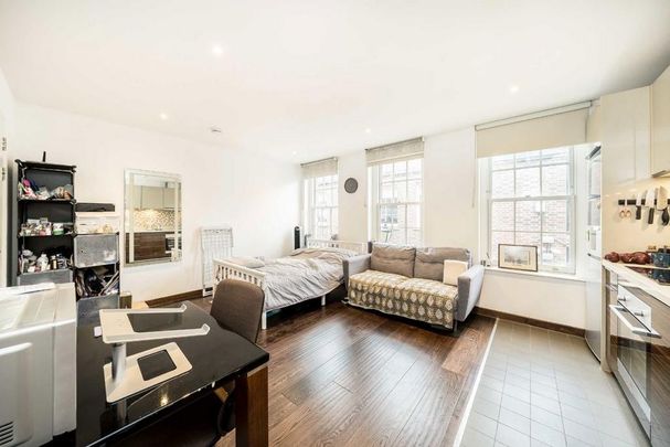 Studio to rent - Photo 1