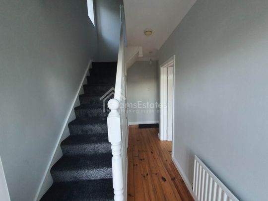 Price £1,200 pcm - Available Now - Unfurnished - Photo 1