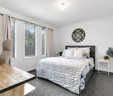 Delightful 4 Bedroom home - Photo 4