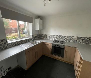 2 bedroom terraced house to rent - Photo 4