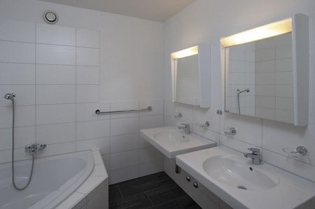 Familienfreundliche Wohnung in Fällanden - Foto 2