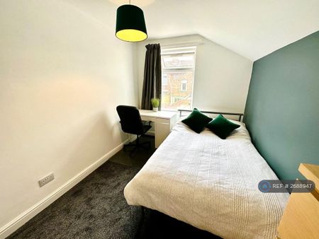 4 bedroom terraced house to rent - Photo 5