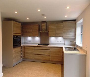 3 bedroom semi-detached house to rent - Photo 6