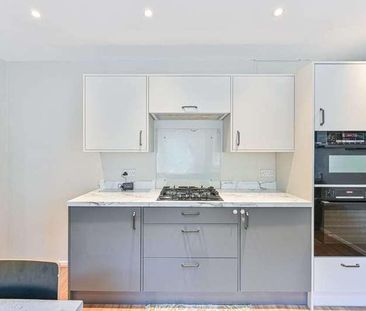 Revell Rise, Plumstead, SE18 - Photo 1