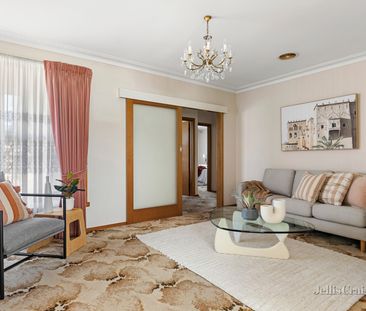 32 Club Avenue, Kingsbury VIC 3083 - House For Rent | Domain - Photo 1