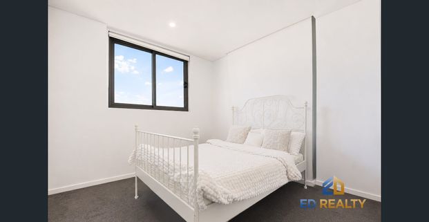 MODERN APARTMENT IN LIVERPOOL CBD - Photo 1