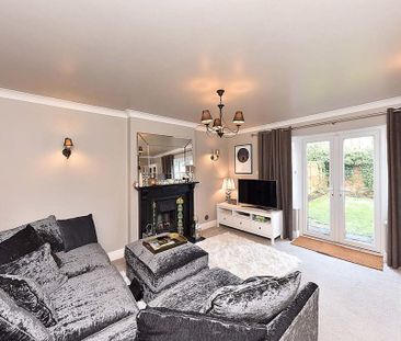 3 bedroom end of terrace house to rent - Photo 2