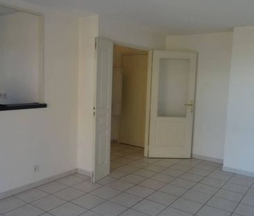 SAINT LAURENT DU VAR - LES PUGETS - 2 PIECES - CAVE ET PARKING - Photo 2