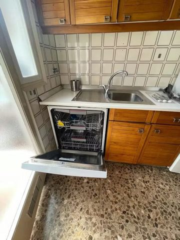 Travessera de Gràcia, Barcelona, Catalonia 08027 - Photo 3