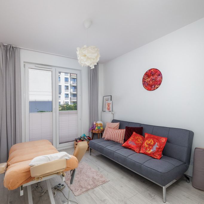 4 nieprzechodnie pokoje duża kuchnia. - Zdjęcie 1