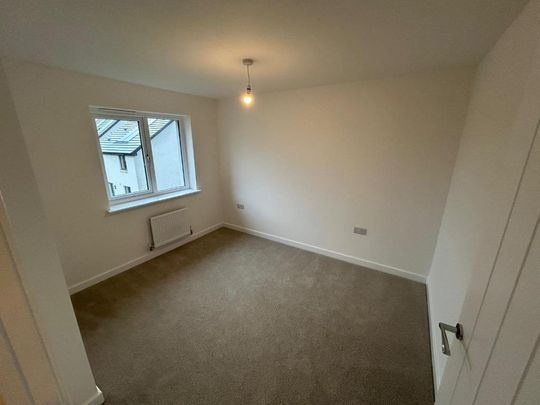 3 bedroom flat to rent - Photo 1