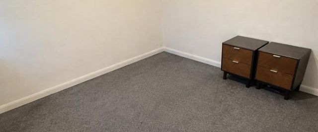 Room in a Shared House, Lewisham High St, SE13 - Photo 1