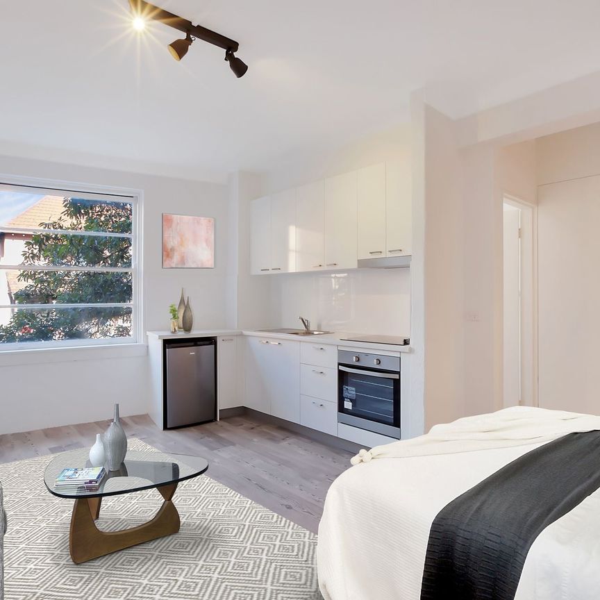 Renovated Studio Apartment In The New Yorker - Photo 1