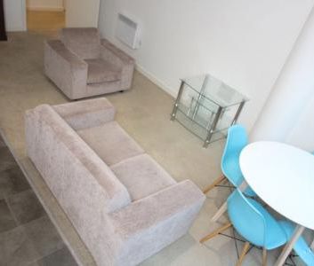 S1 - Solly Place - 2 Bed , 2 Bath . - Photo 3