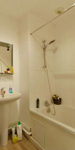 Location Appartement 3 pièces 56m² CHATELLERAULT 86100 - Photo 4